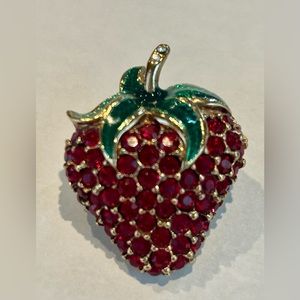 Vintage Strawberry Pin/Brooch